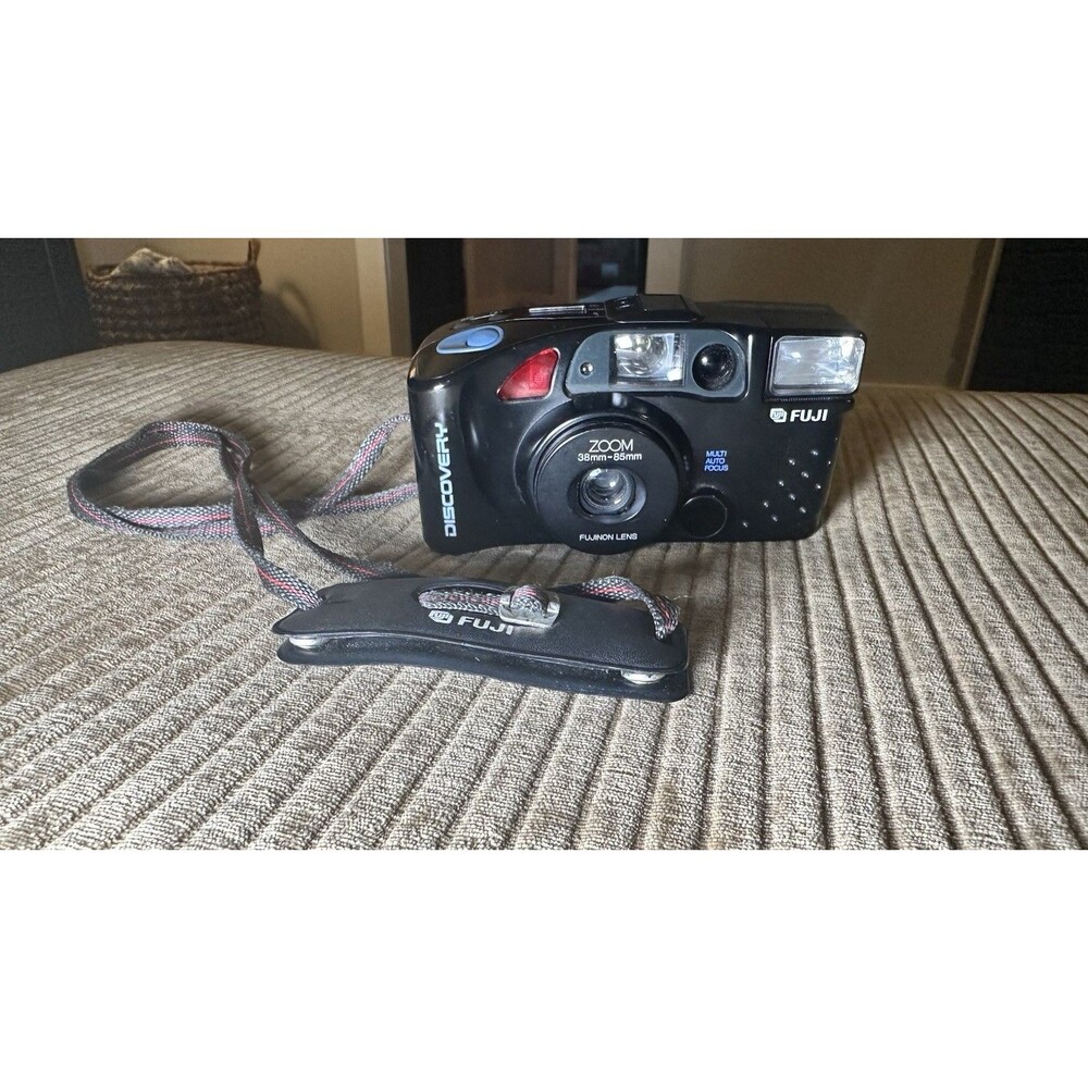 Fuji Discovery 900 Zoom Plus Camera 38-85mm Drop in Loading Pre Winding